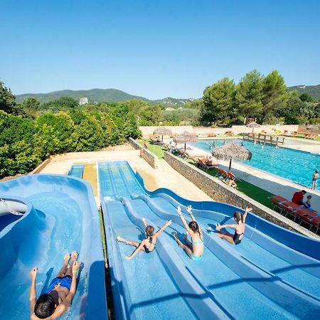 Camping Les Hautes Prairies Lourmarin Exterior photo