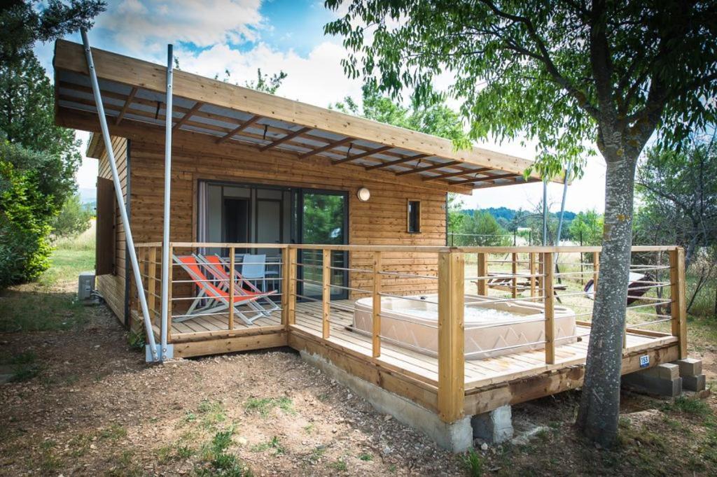Camping Les Hautes Prairies Lourmarin Exterior photo