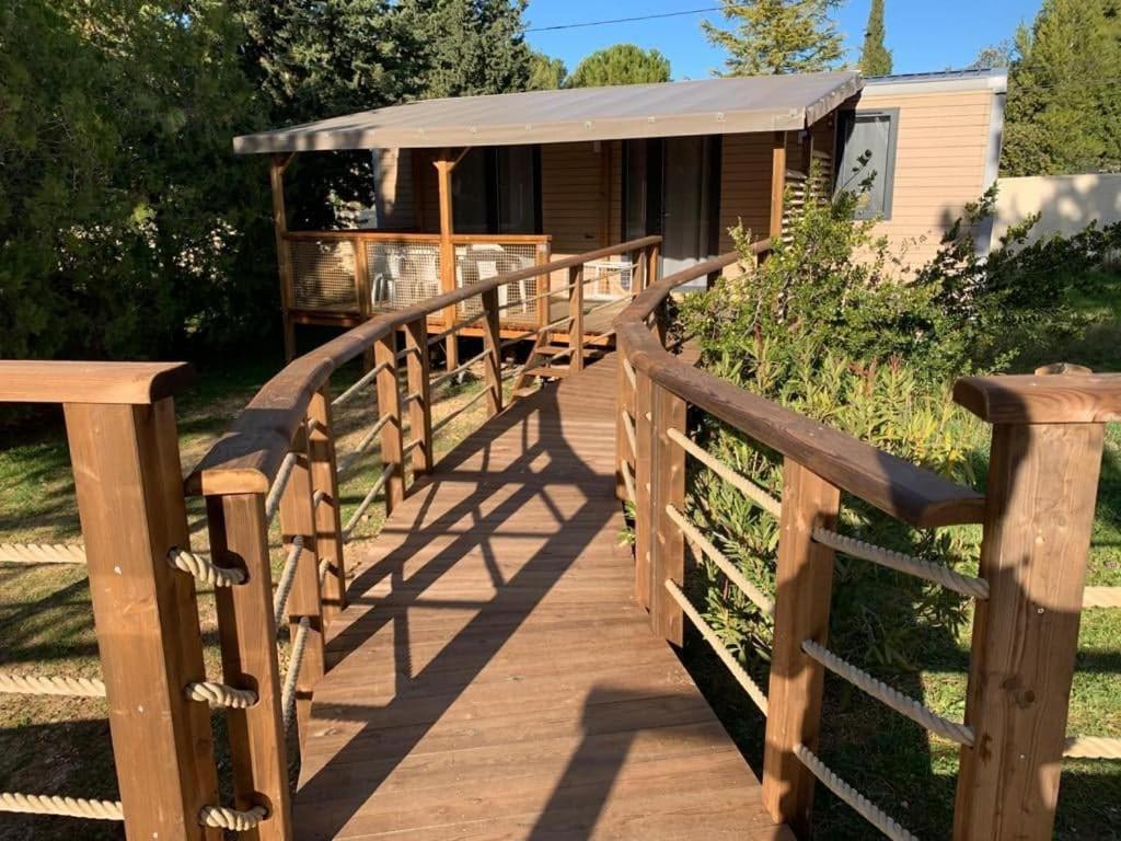 Camping Les Hautes Prairies Lourmarin Exterior photo