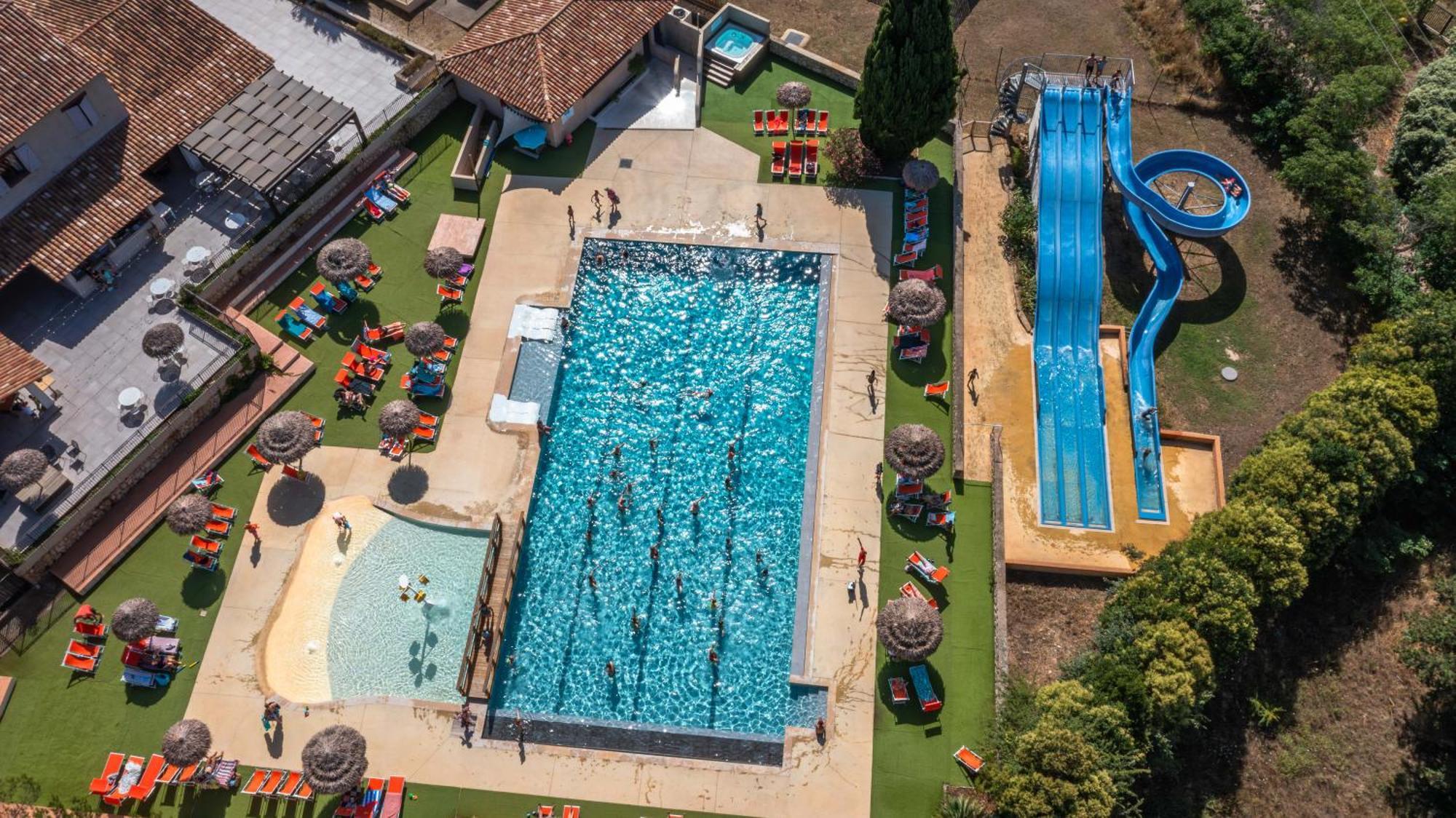 Camping Les Hautes Prairies Lourmarin Exterior photo