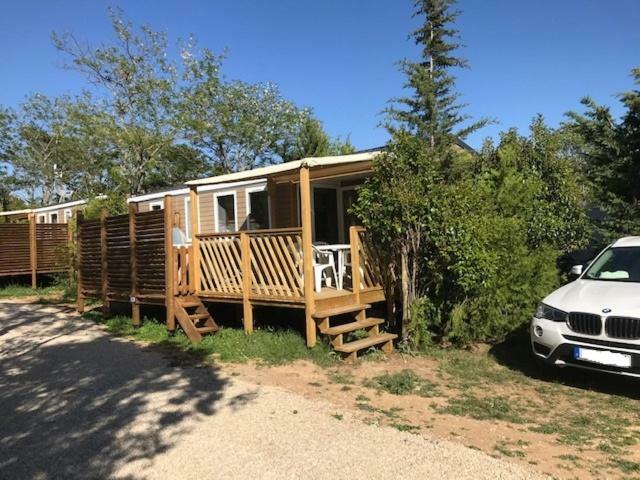 Camping Les Hautes Prairies Lourmarin Exterior photo
